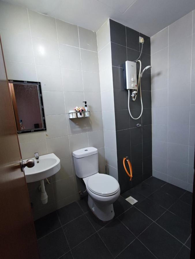 Homestay Semenyih 3 Bedroom Apartment By Kasyaf Eksteriør bilde