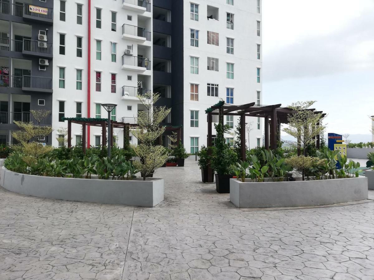 Homestay Semenyih 3 Bedroom Apartment By Kasyaf Eksteriør bilde